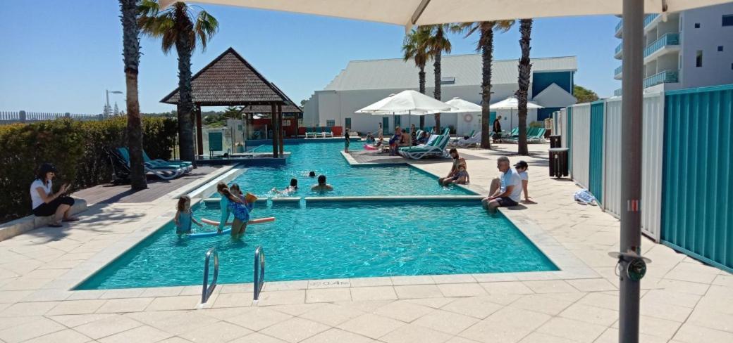 An Ocean,Beachfront And Pool View Apartment 210 Mandurah Exterior foto