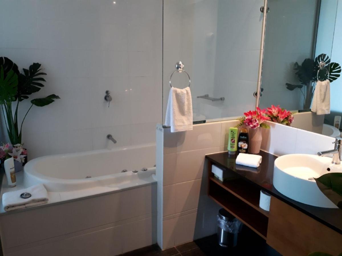 An Ocean,Beachfront And Pool View Apartment 210 Mandurah Exterior foto