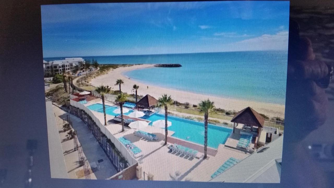 An Ocean,Beachfront And Pool View Apartment 210 Mandurah Exterior foto