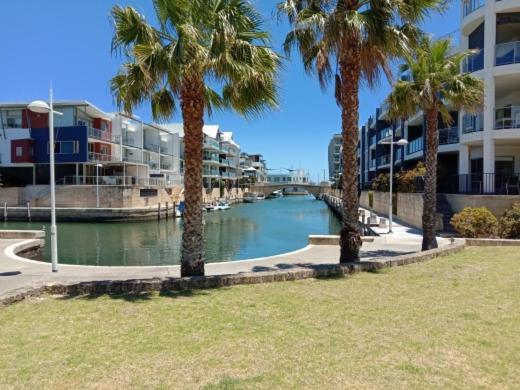 An Ocean,Beachfront And Pool View Apartment 210 Mandurah Exterior foto