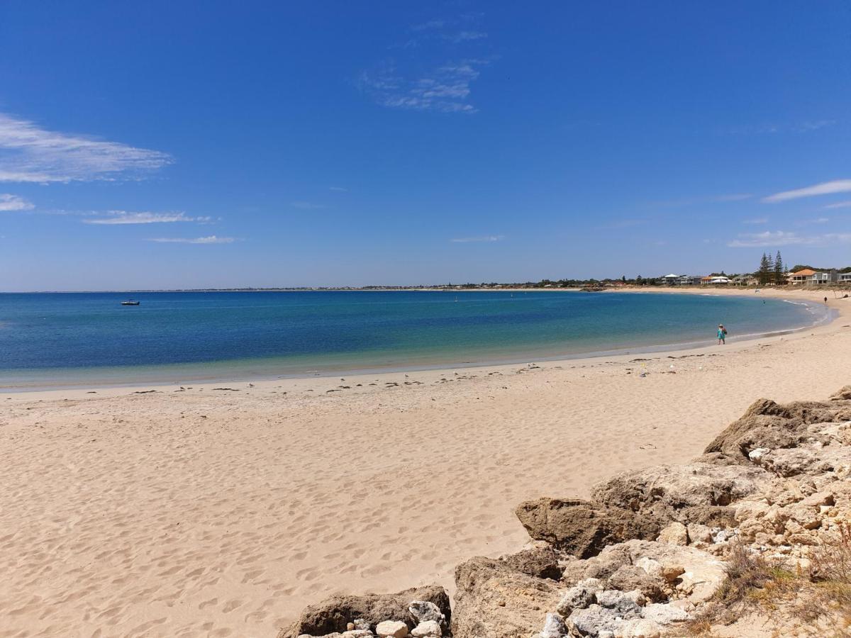 An Ocean,Beachfront And Pool View Apartment 210 Mandurah Exterior foto