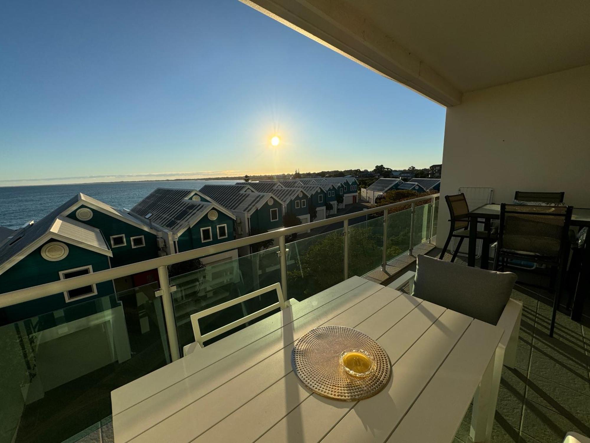 An Ocean,Beachfront And Pool View Apartment 210 Mandurah Exterior foto
