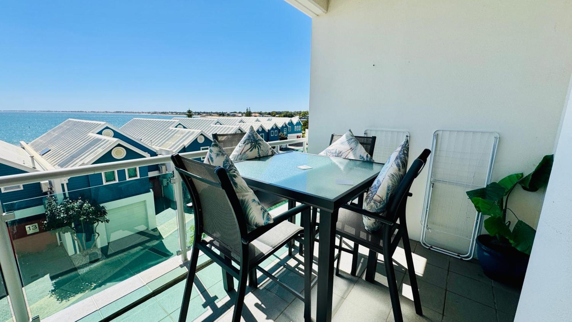 An Ocean,Beachfront And Pool View Apartment 210 Mandurah Exterior foto