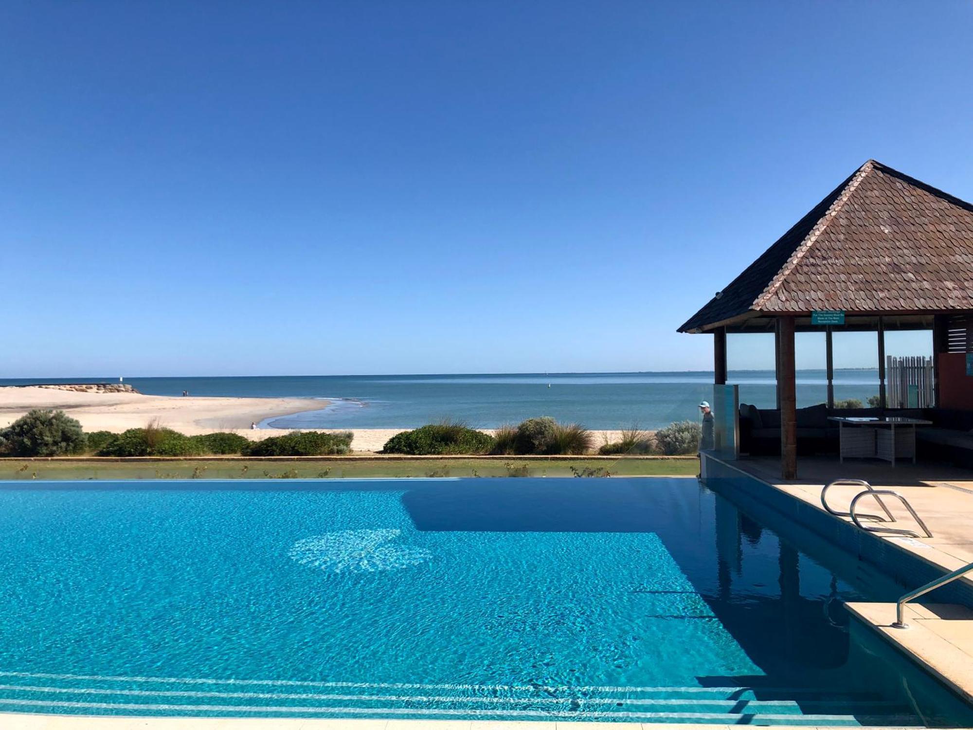 An Ocean,Beachfront And Pool View Apartment 210 Mandurah Exterior foto