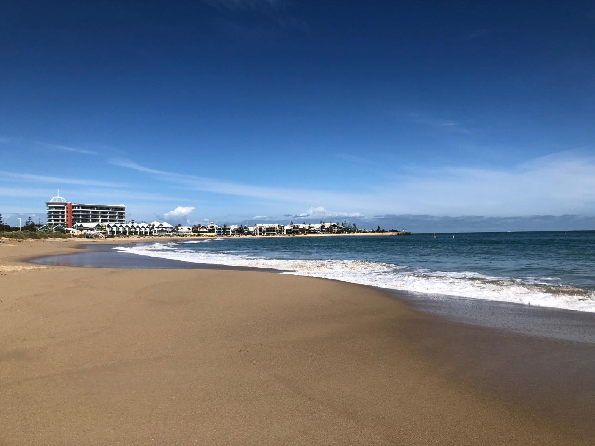 An Ocean,Beachfront And Pool View Apartment 210 Mandurah Exterior foto
