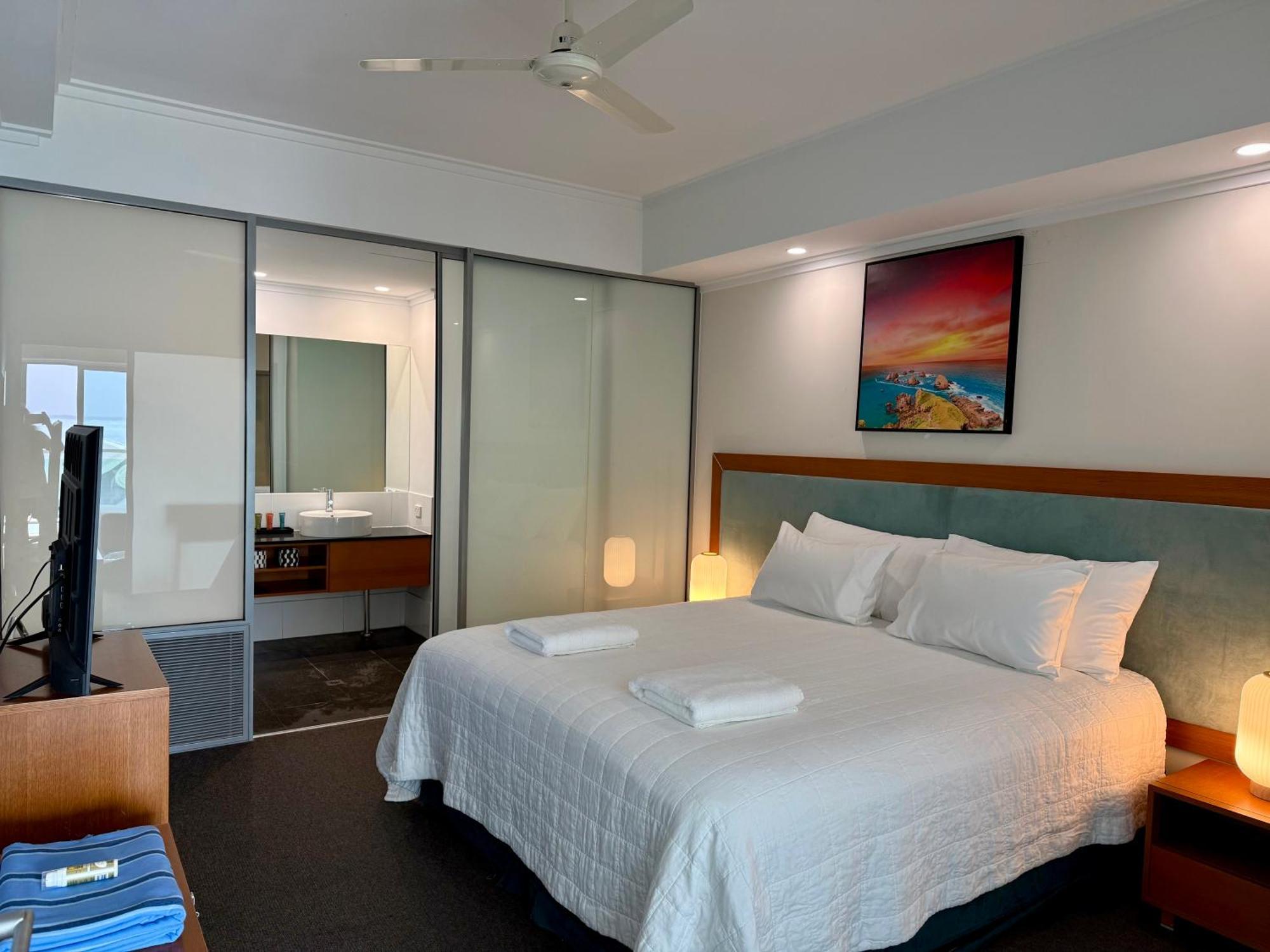 An Ocean,Beachfront And Pool View Apartment 210 Mandurah Exterior foto