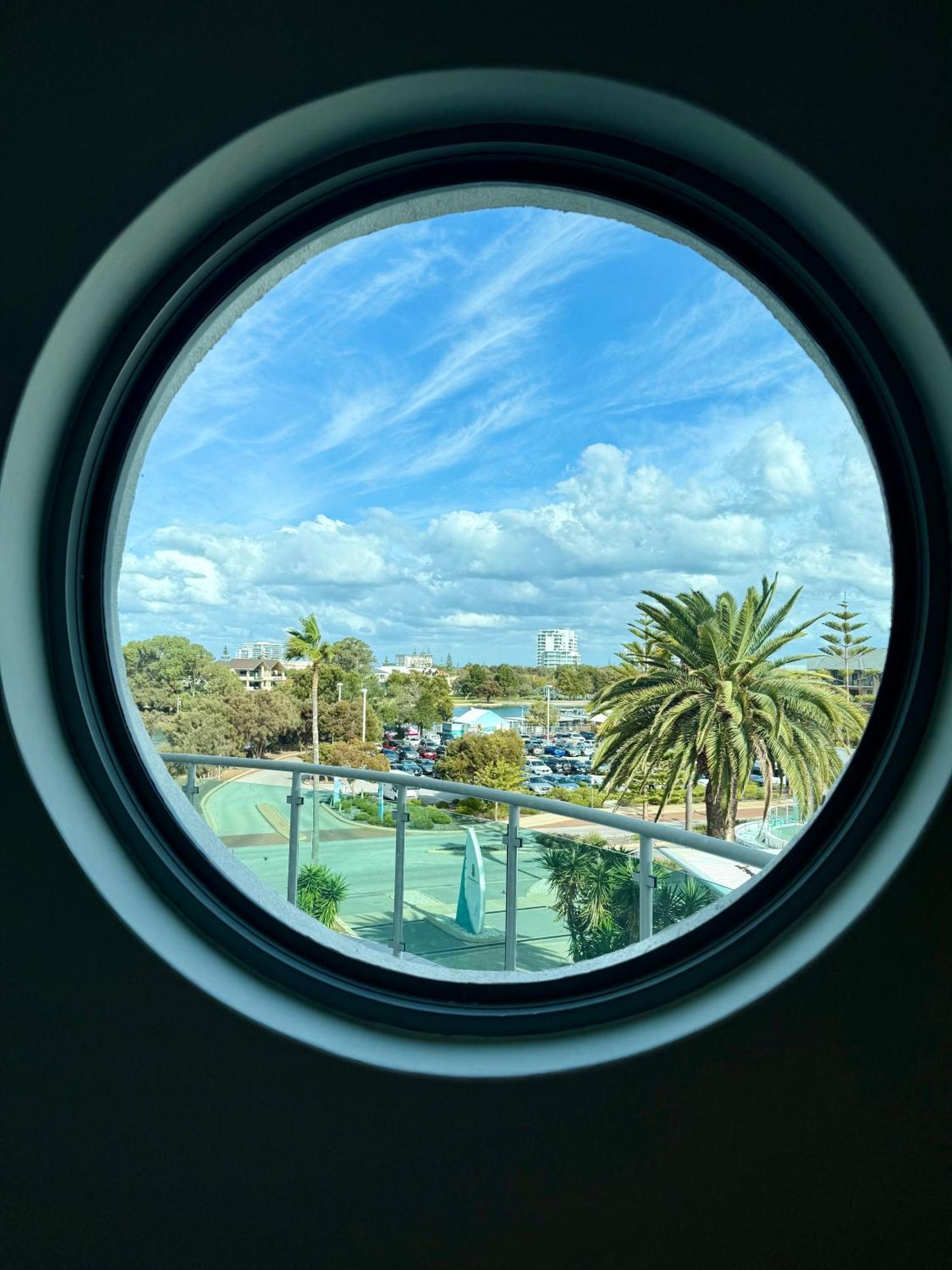 An Ocean,Beachfront And Pool View Apartment 210 Mandurah Exterior foto